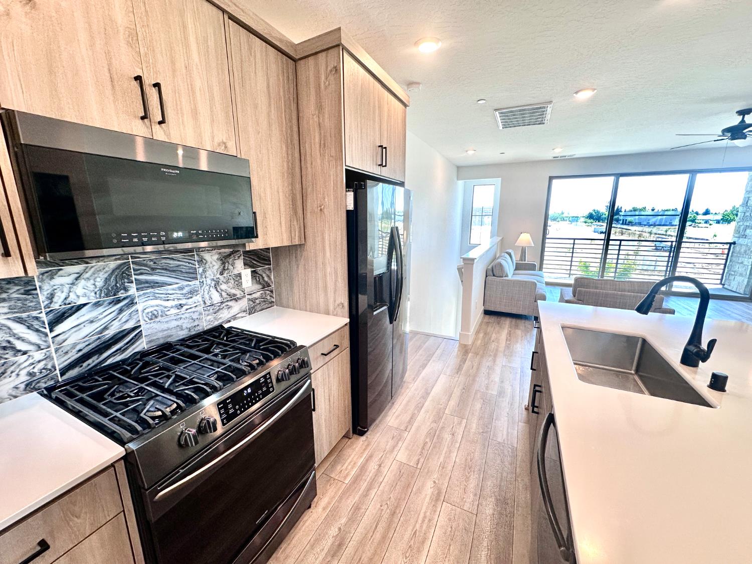 478 Mahogany Ln, Clovis, CA 93611