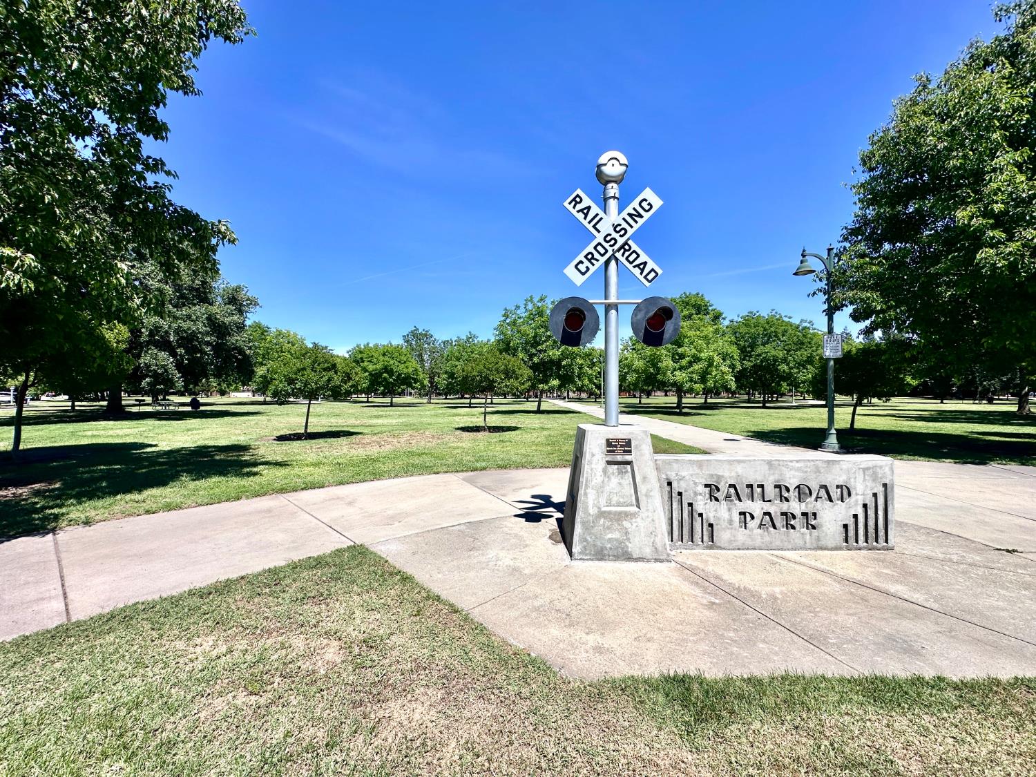 478 Mahogany Ln, Clovis, CA 93611