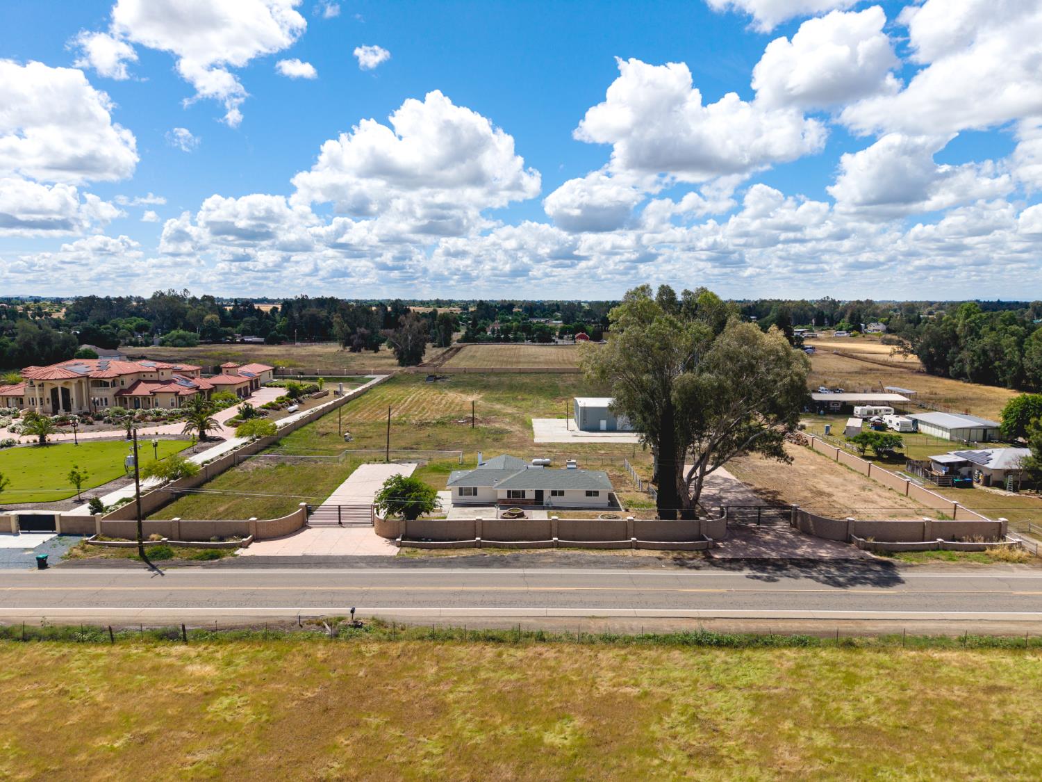 12447 E Herndon Ave, Clovis, CA 93619