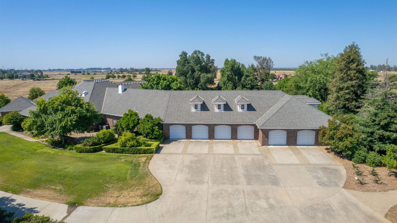 4715 E Copper Ave, Clovis, CA 93619