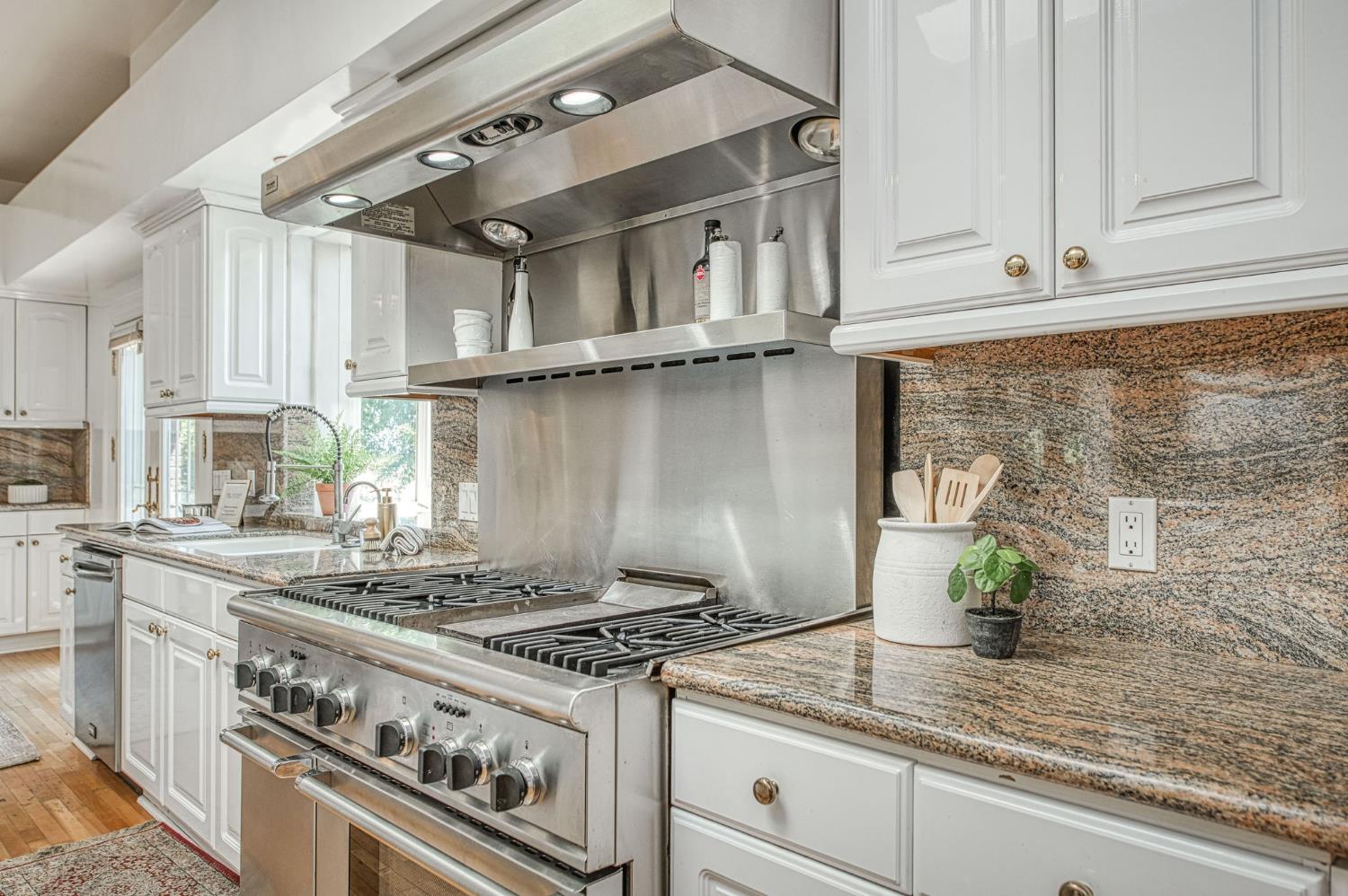 4715 E Copper Ave, Clovis, CA 93619