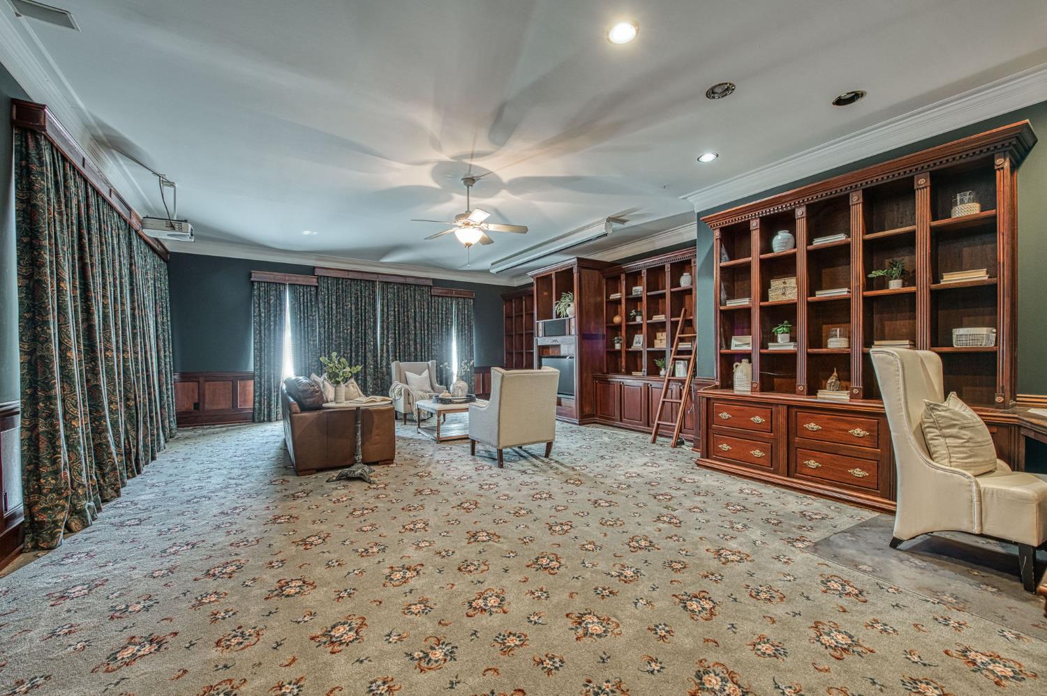 4715 E Copper Ave, Clovis, CA 93619