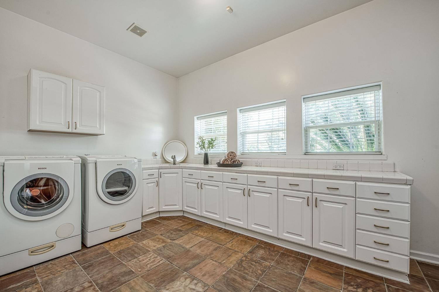 4715 E Copper Ave, Clovis, CA 93619