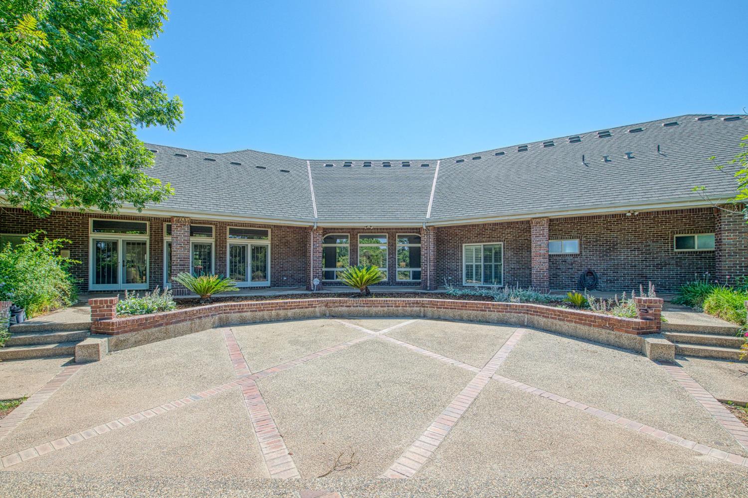 4715 E Copper Ave, Clovis, CA 93619