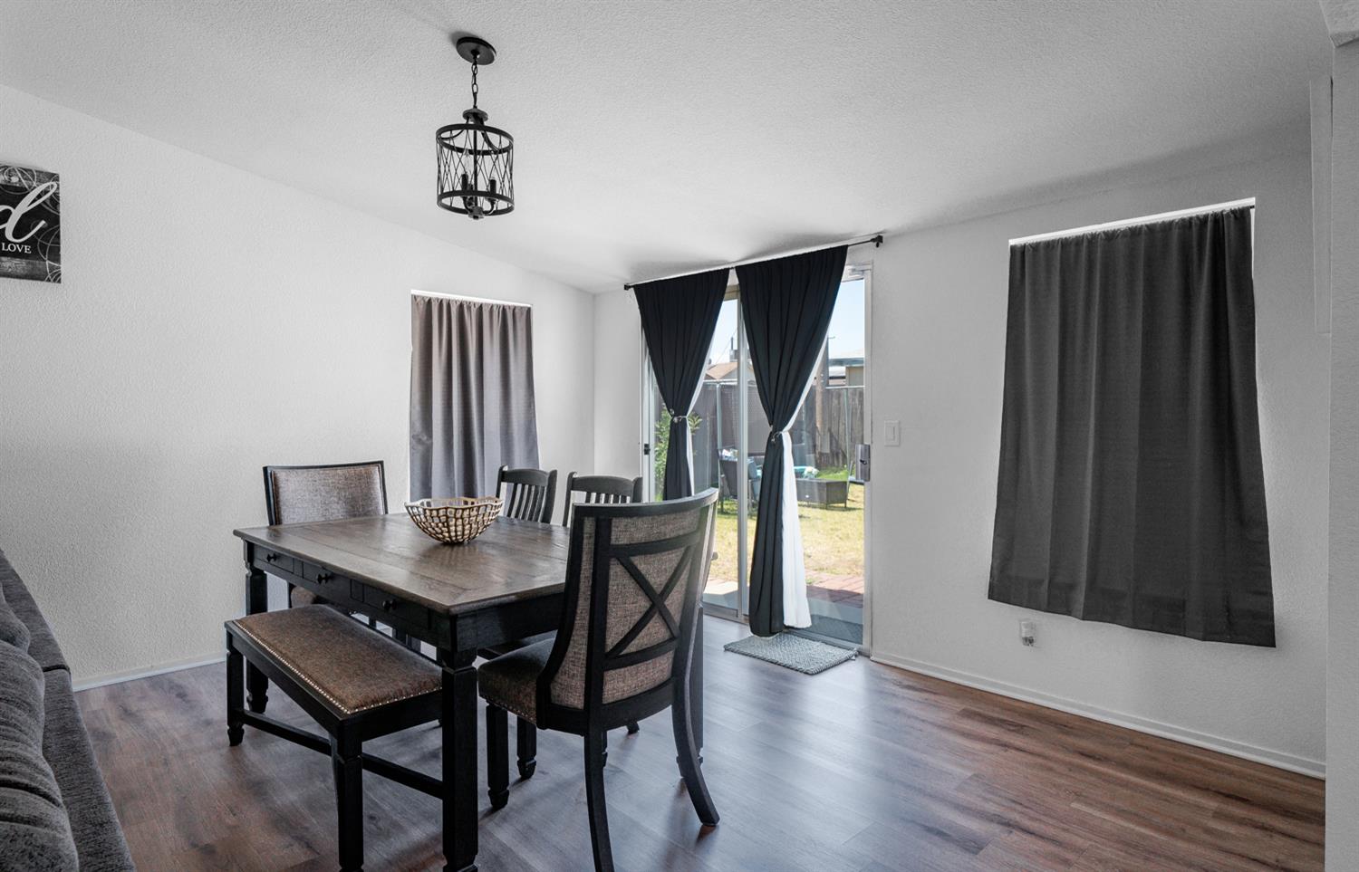 2564 Crescent Ave, Clovis, CA 93612