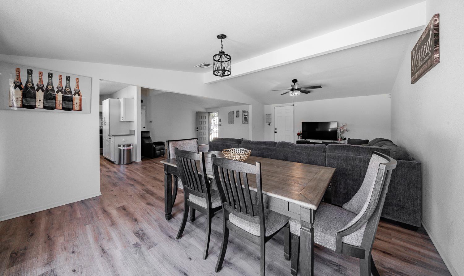 2564 Crescent Ave, Clovis, CA 93612