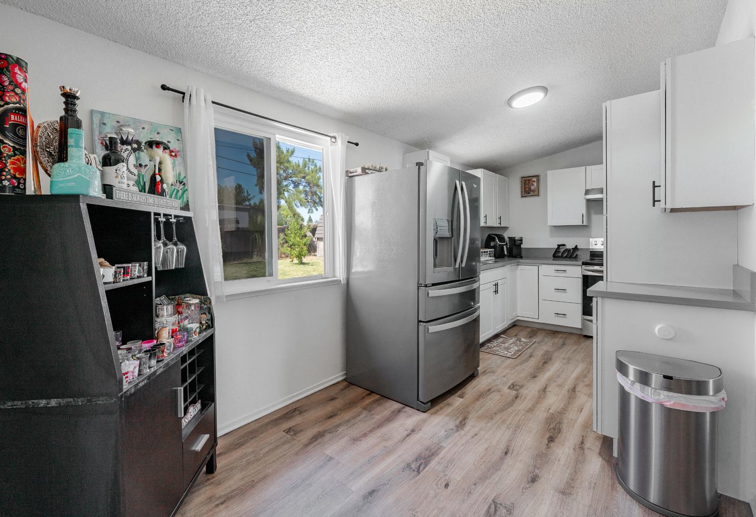 2564 Crescent Ave, Clovis, CA 93612