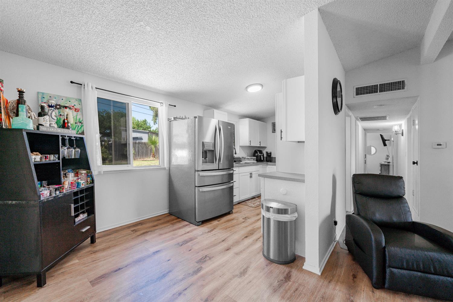 2564 Crescent Ave, Clovis, CA 93612