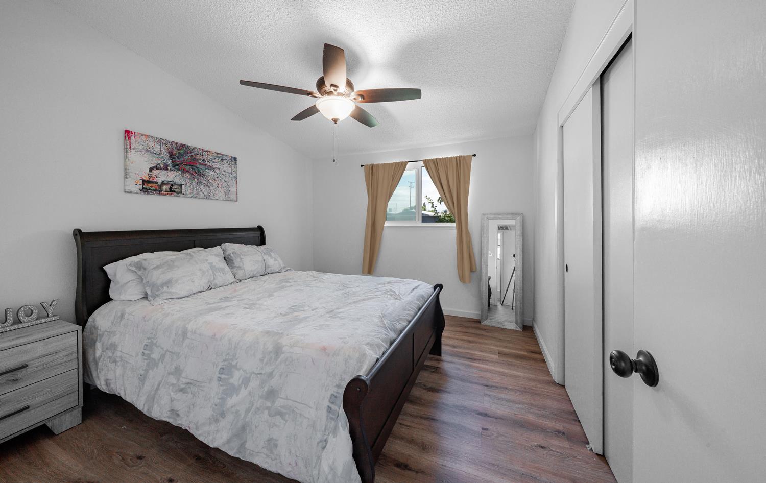 2564 Crescent Ave, Clovis, CA 93612