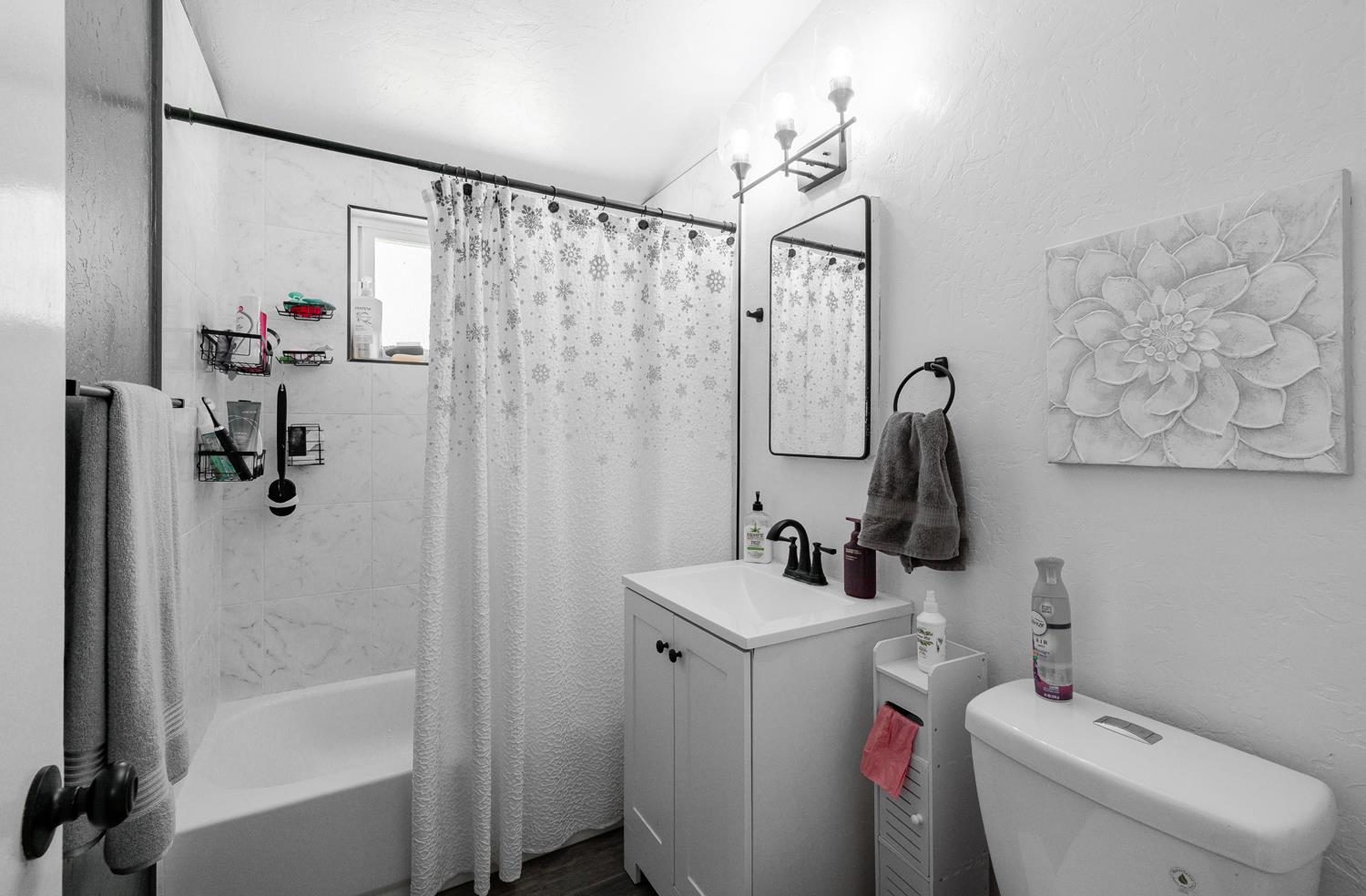 2564 Crescent Ave, Clovis, CA 93612