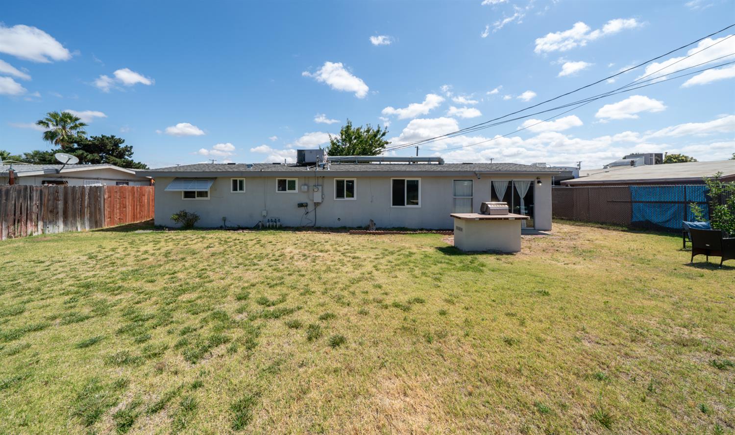 2564 Crescent Ave, Clovis, CA 93612