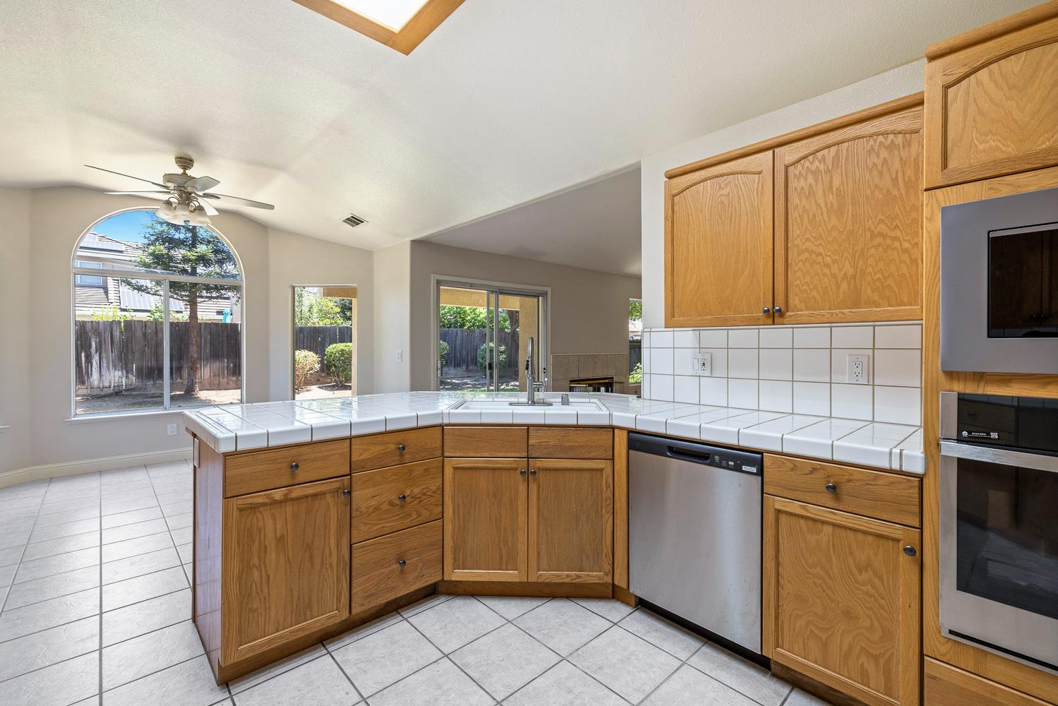 1471 N Terry Ave, Clovis, CA 93619
