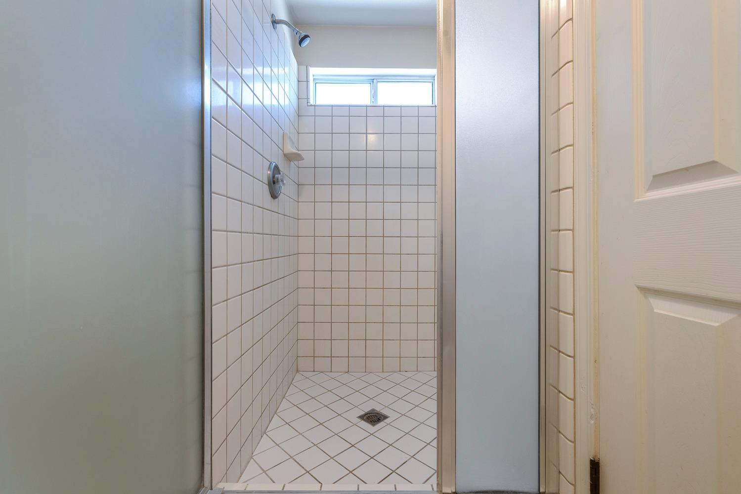 1471 N Terry Ave, Clovis, CA 93619