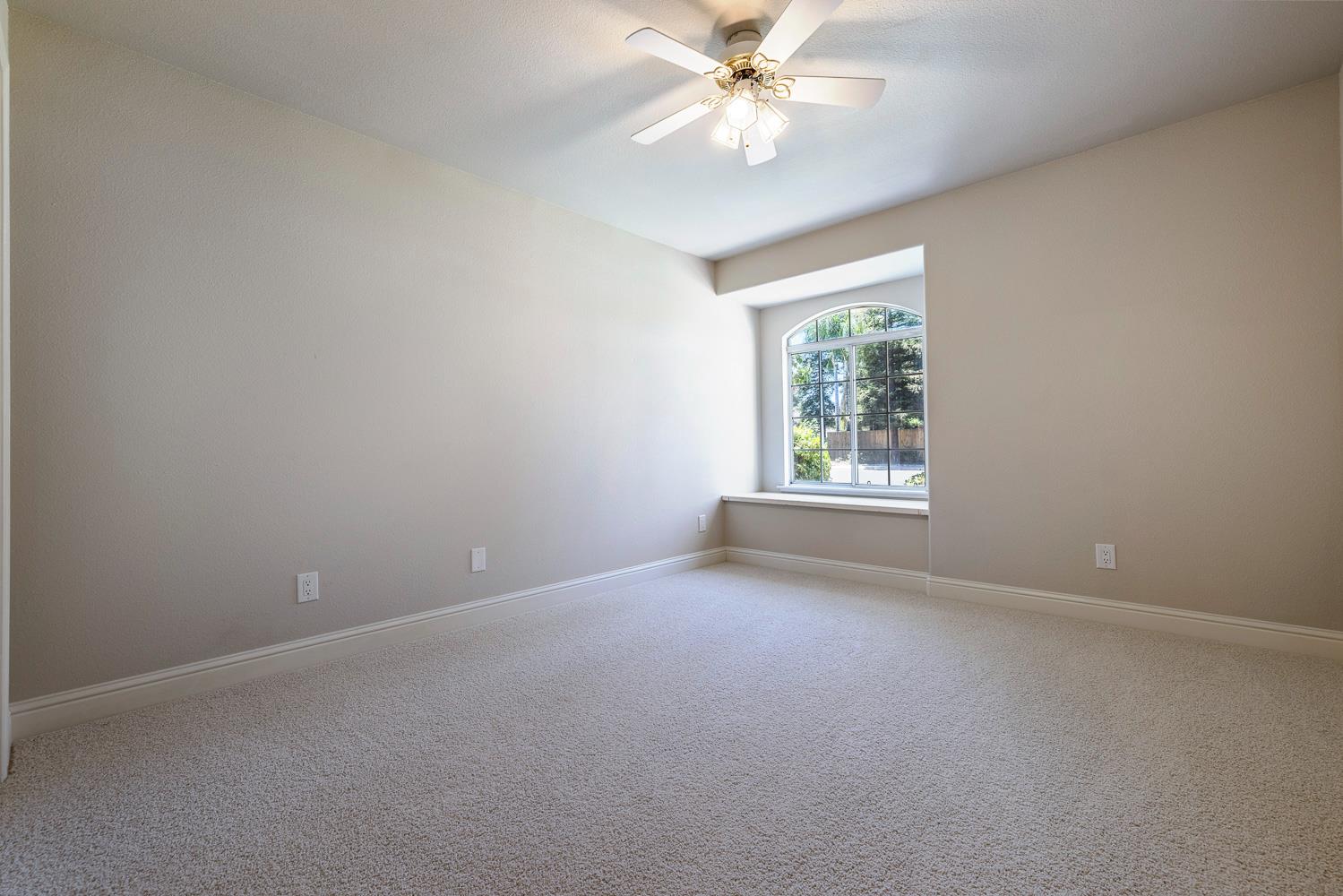 1471 N Terry Ave, Clovis, CA 93619
