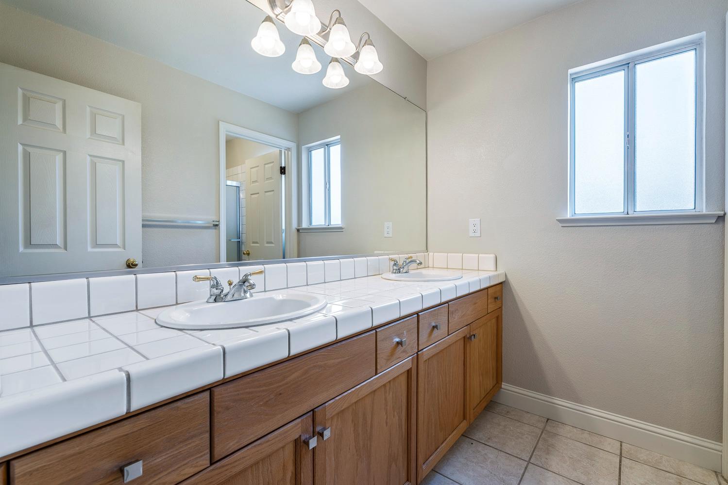 1471 N Terry Ave, Clovis, CA 93619