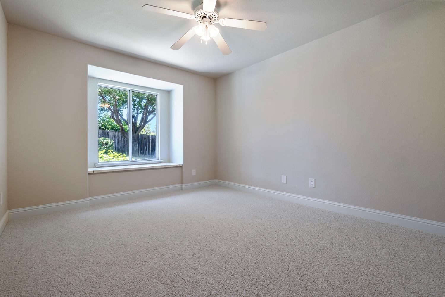 1471 N Terry Ave, Clovis, CA 93619