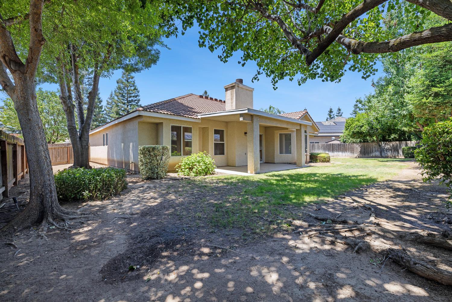 1471 N Terry Ave, Clovis, CA 93619