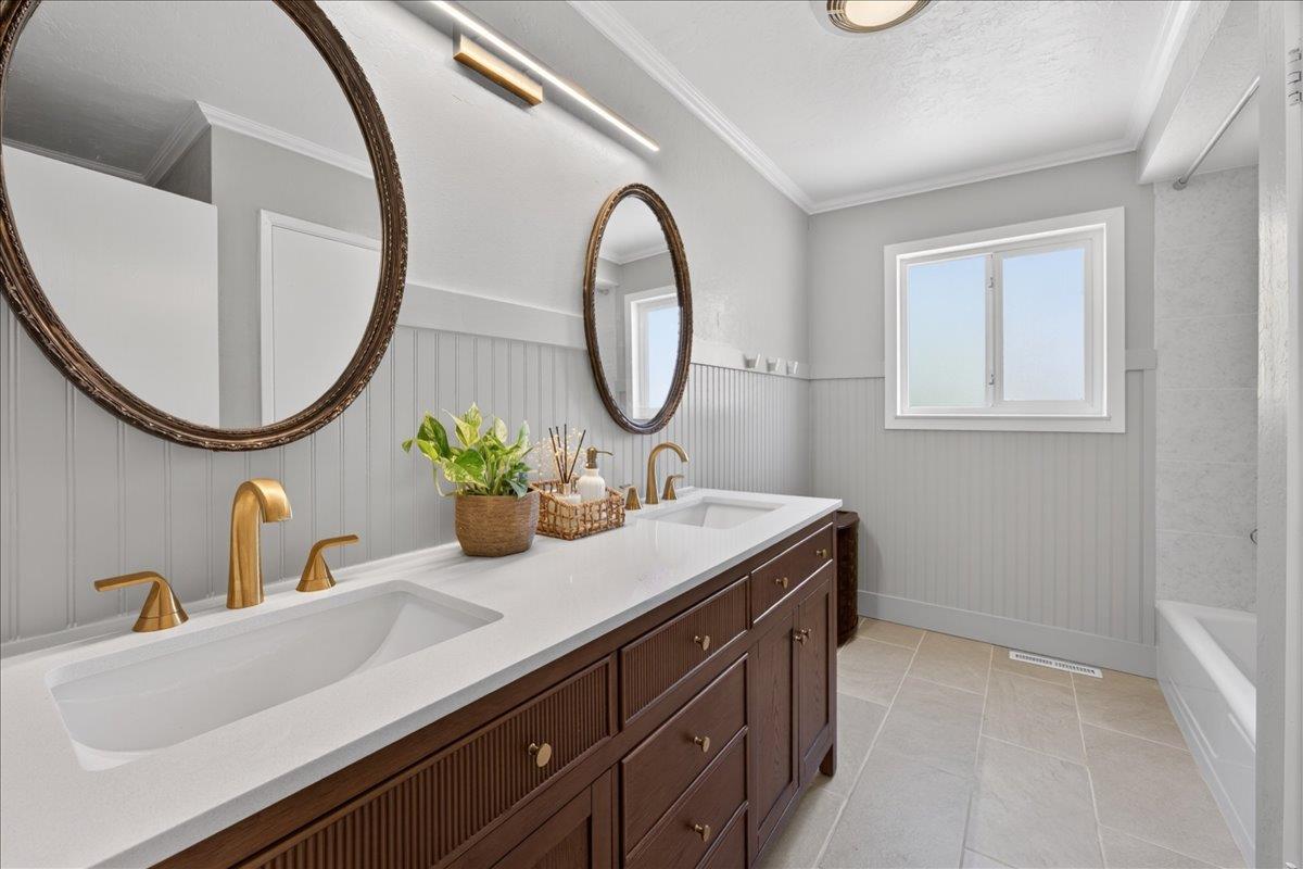 12583 Heather Lane, Clovis, CA 93619