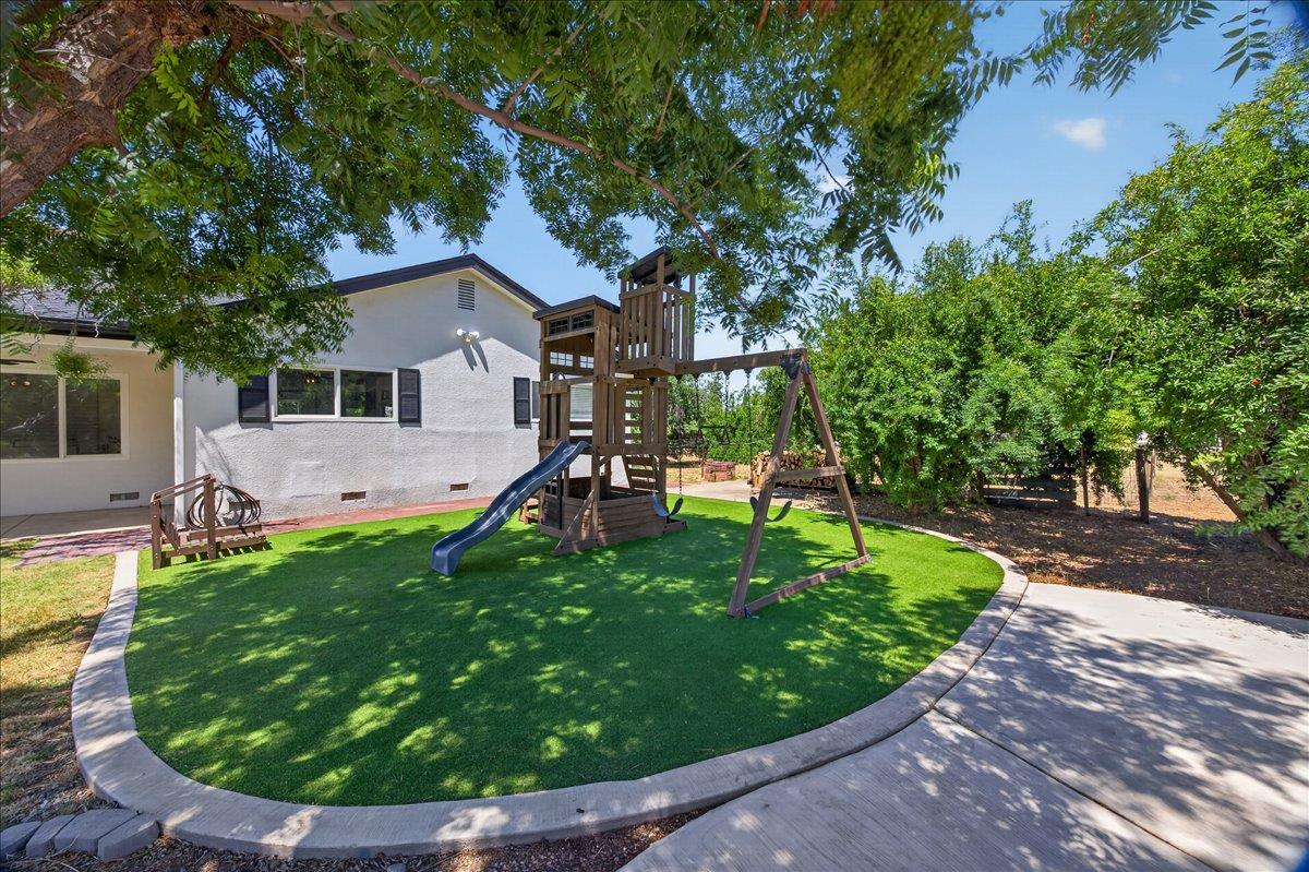 12583 Heather Lane, Clovis, CA 93619