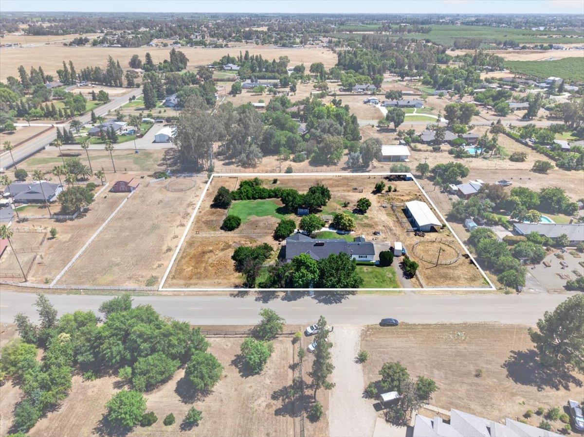 12583 Heather Lane, Clovis, CA 93619