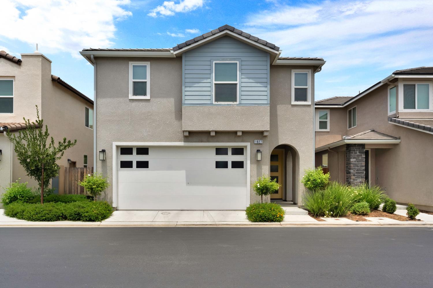 1927 Kelly Ln, Clovis, CA 93611