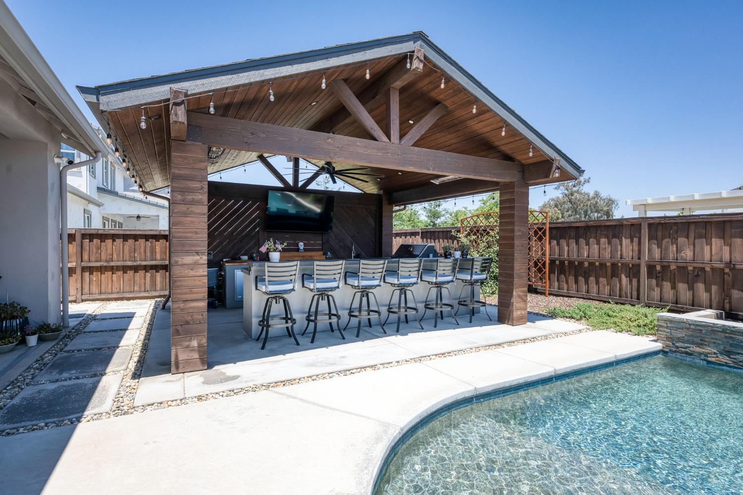 1715 N Renn Ave, Clovis, CA 93619