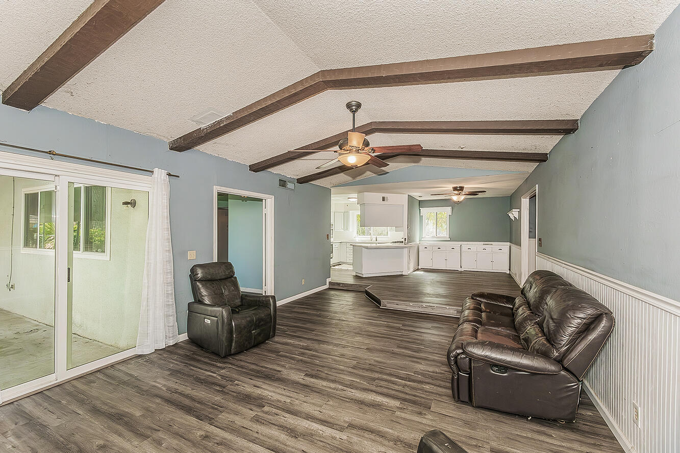 1895 Dennis Ave, Clovis, CA 93611