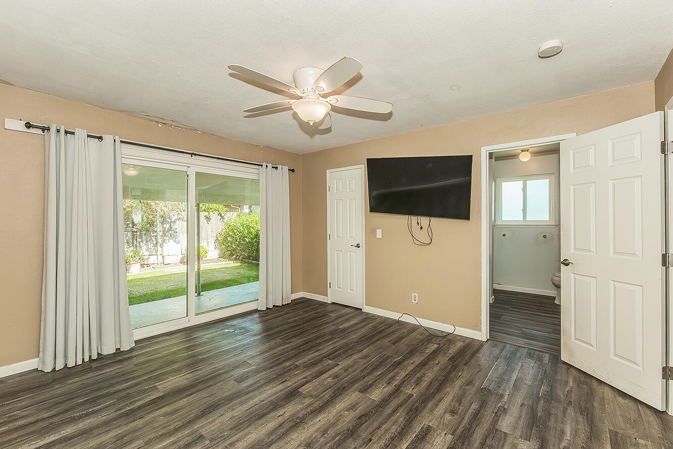 1895 Dennis Ave, Clovis, CA 93611