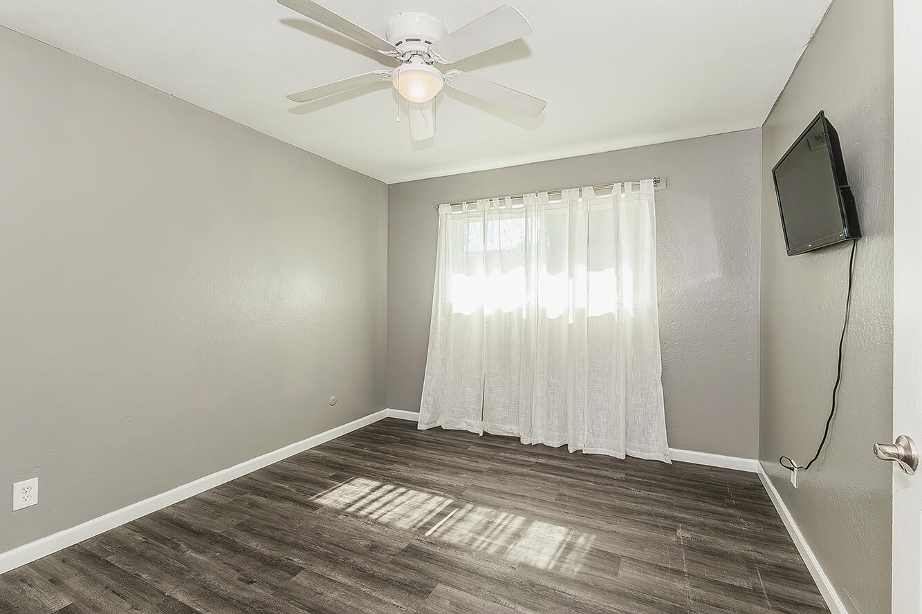 1895 Dennis Ave, Clovis, CA 93611