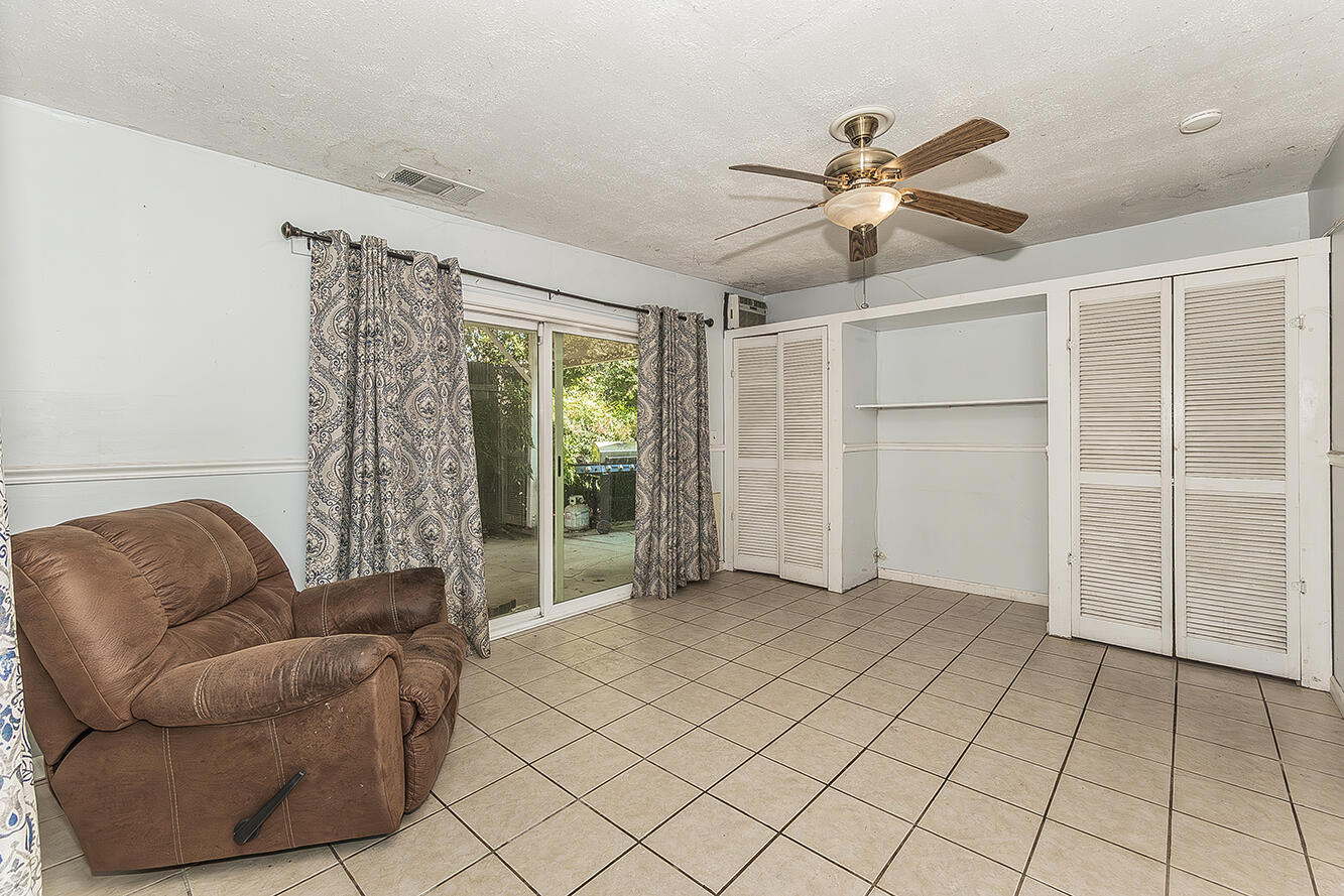 1895 Dennis Ave, Clovis, CA 93611