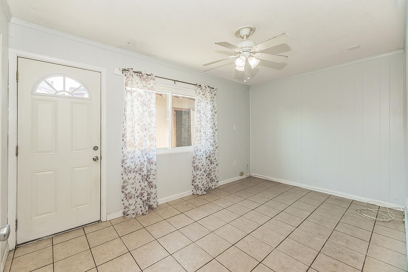 1895 Dennis Ave, Clovis, CA 93611