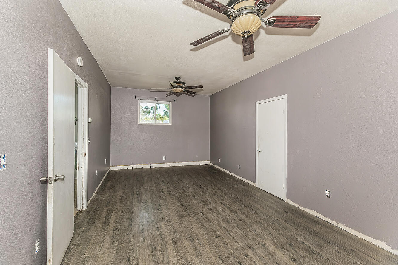 1895 Dennis Ave, Clovis, CA 93611