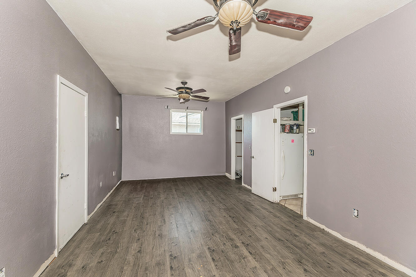 1895 Dennis Ave, Clovis, CA 93611