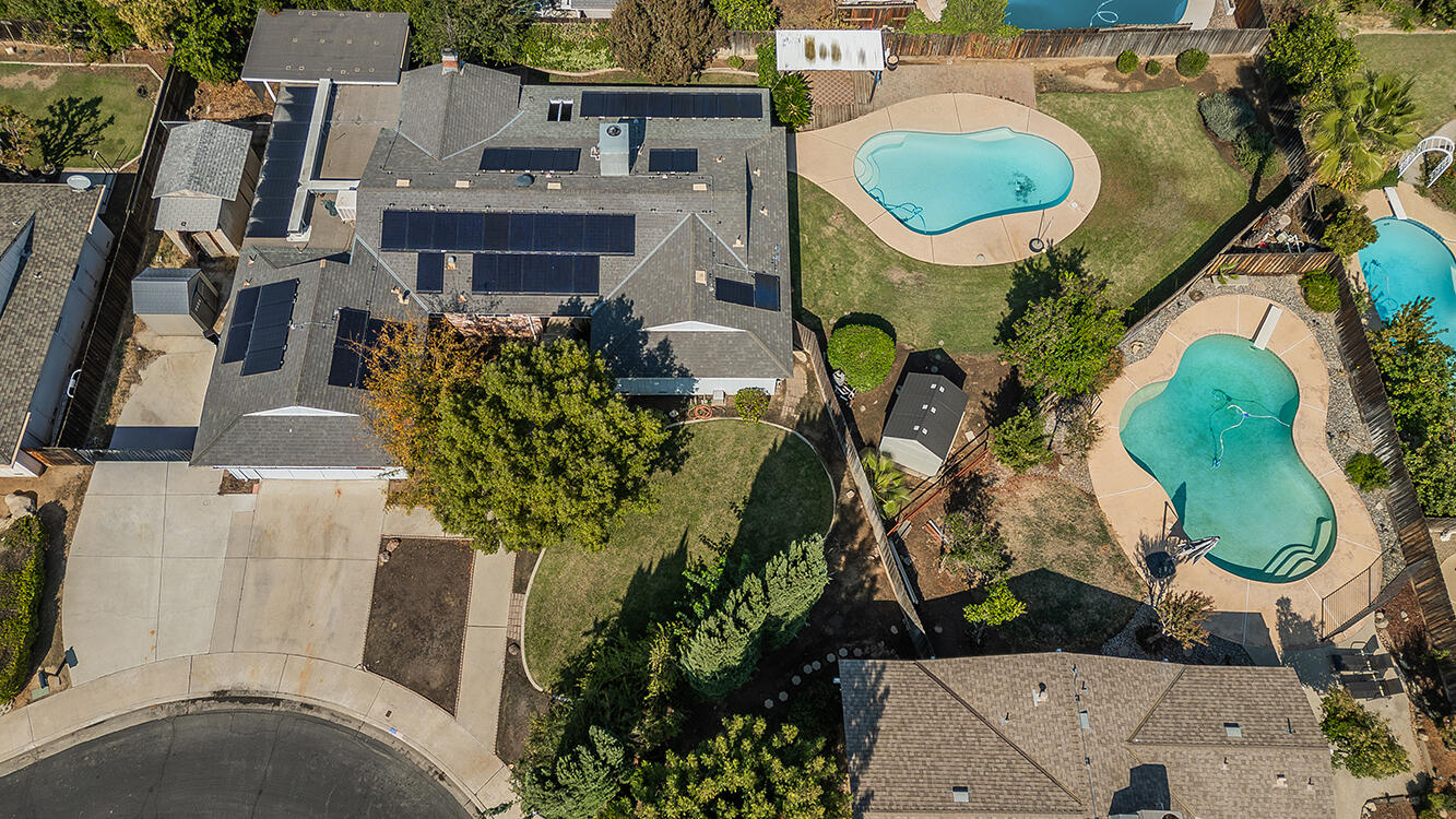 1895 Dennis Ave, Clovis, CA 93611