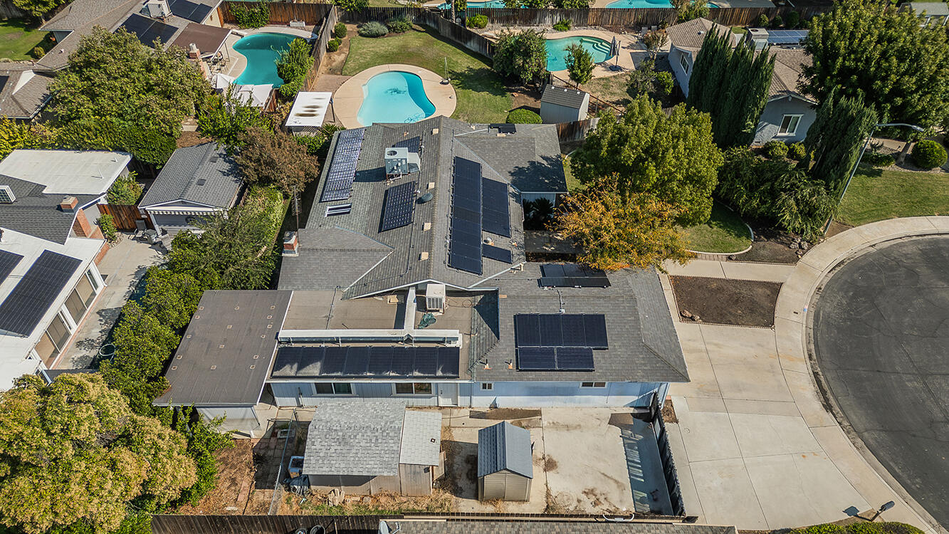 1895 Dennis Ave, Clovis, CA 93611