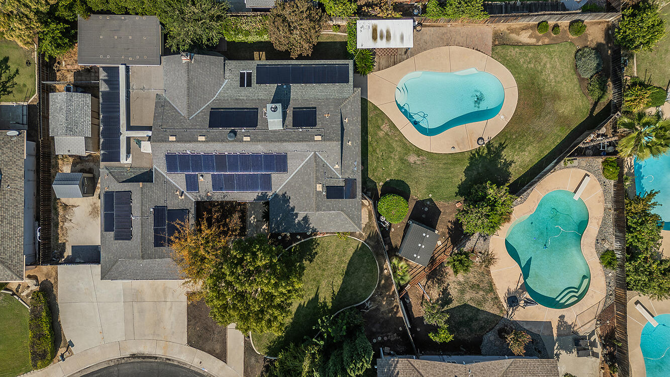 1895 Dennis Ave, Clovis, CA 93611