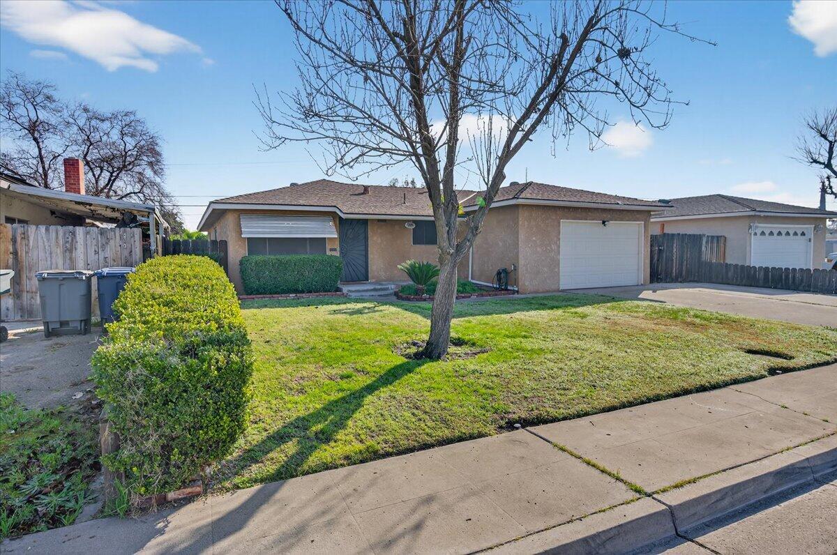 1335 Cindy Ave, Clovis, CA 93612